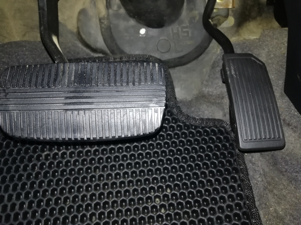 Замена накладок педалей на АКПП — Nissan Almera II (N16), 1,8 л, 2005 ...