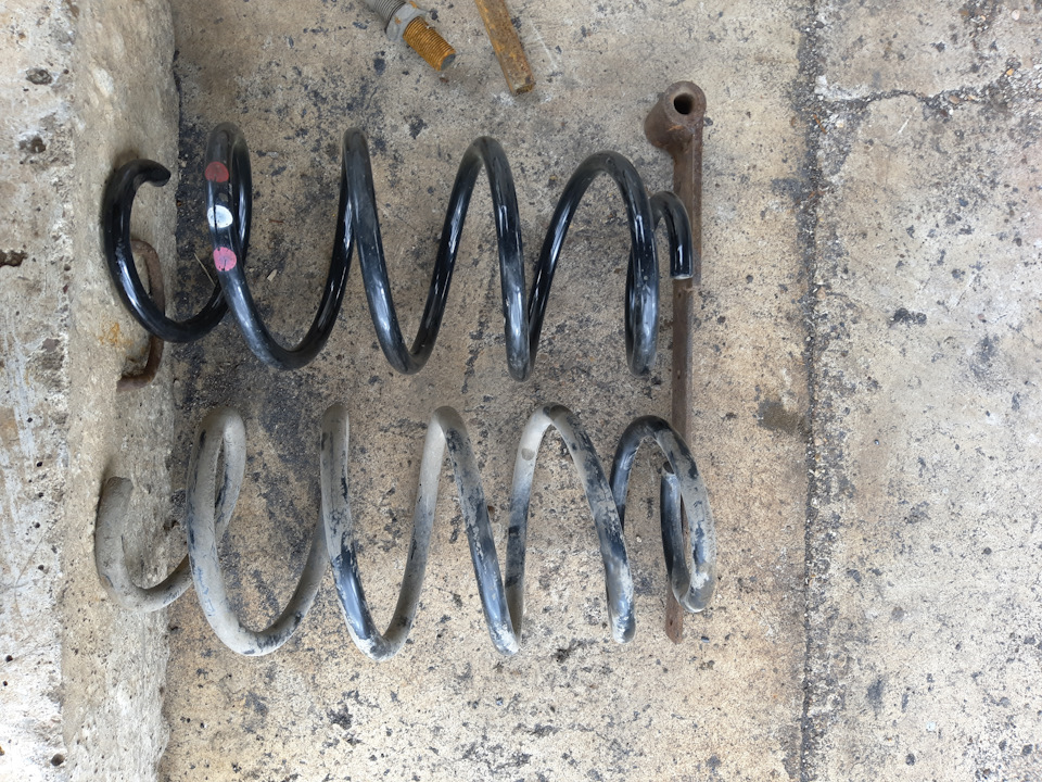 сверху РС снизу Евро — Skoda Superb Mk2