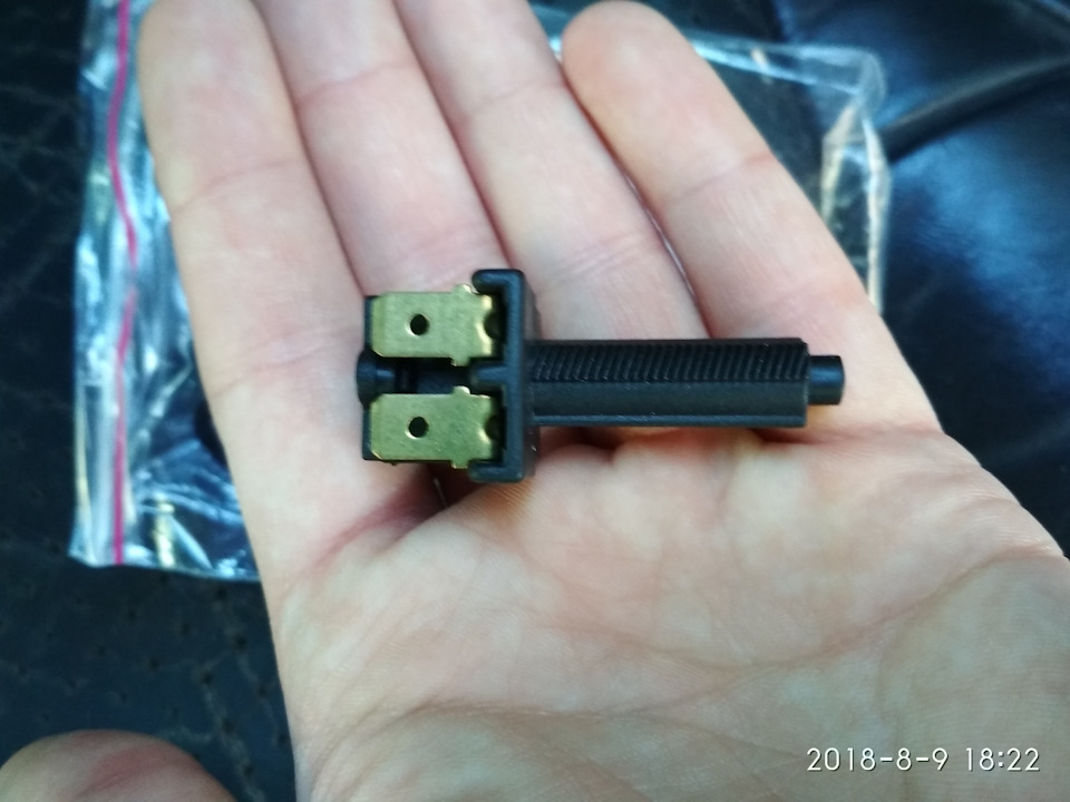 Замена концевика педали тормоза. — Ford Scorpio I, 2 л, 1987 года ...