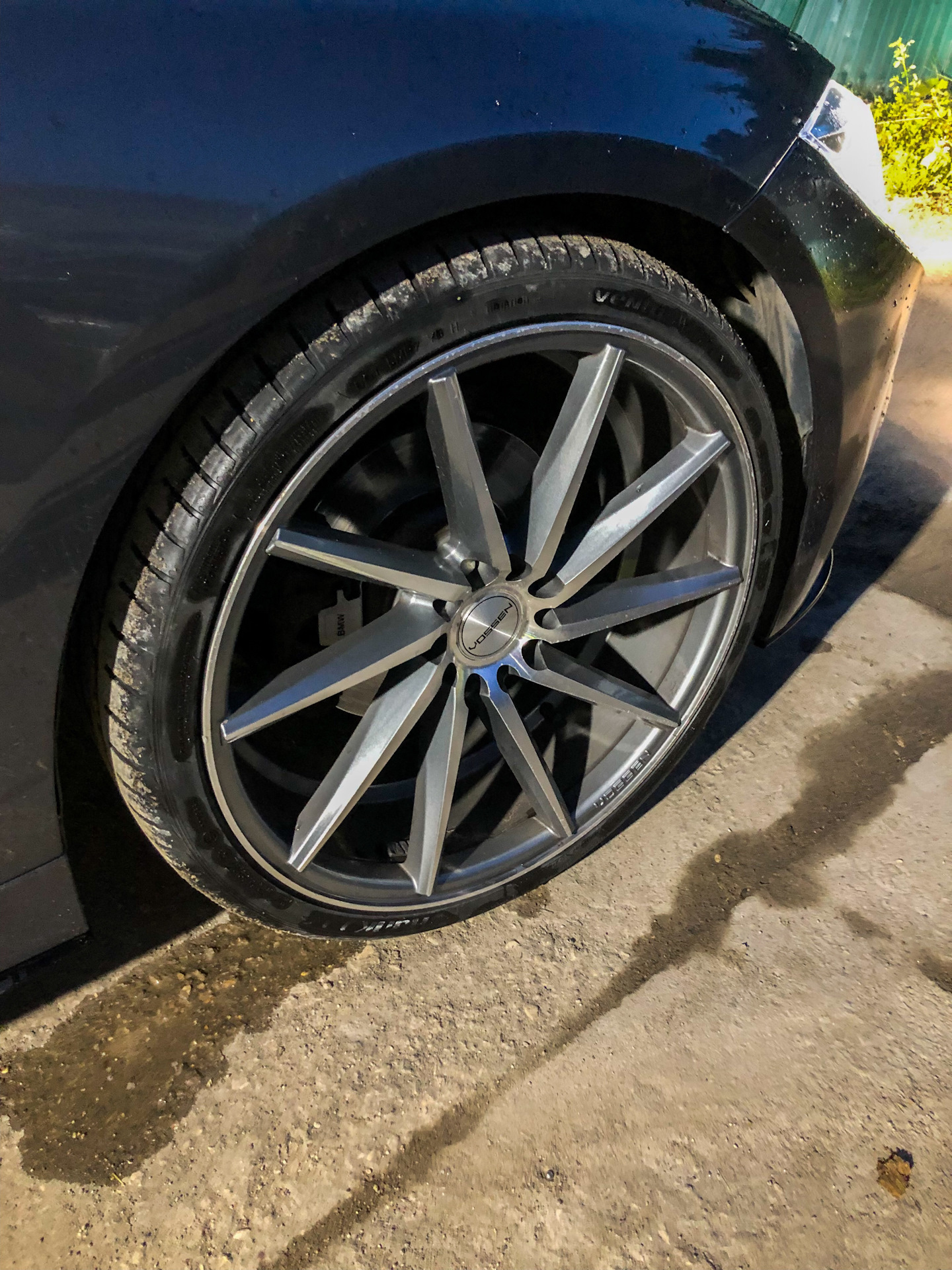 Реплика шины. Hellcat wheels. Реплика шины. Как отличить оригинальный диск мерседес от реплики. Шины триангл фото.