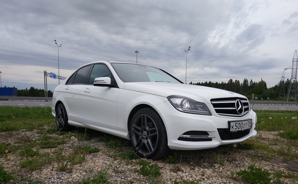 Замена задних тормозных колодок. — Skoda Roomster, 1,6 л, 2011 года ...