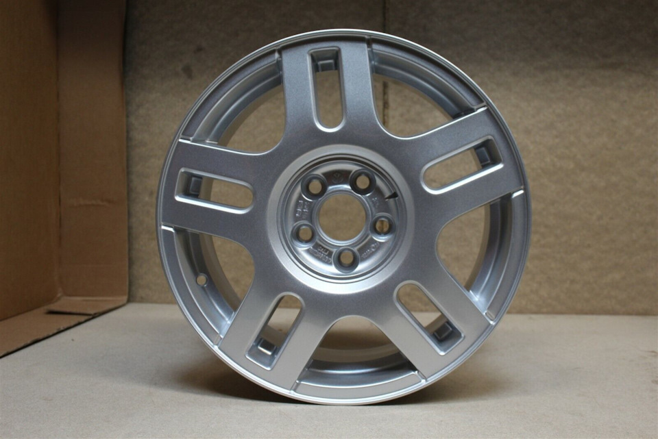 Литые диски VAG 6,5Jx16 ET42 5x100 на Volkswagen Bora (1G), Volkswagen ...