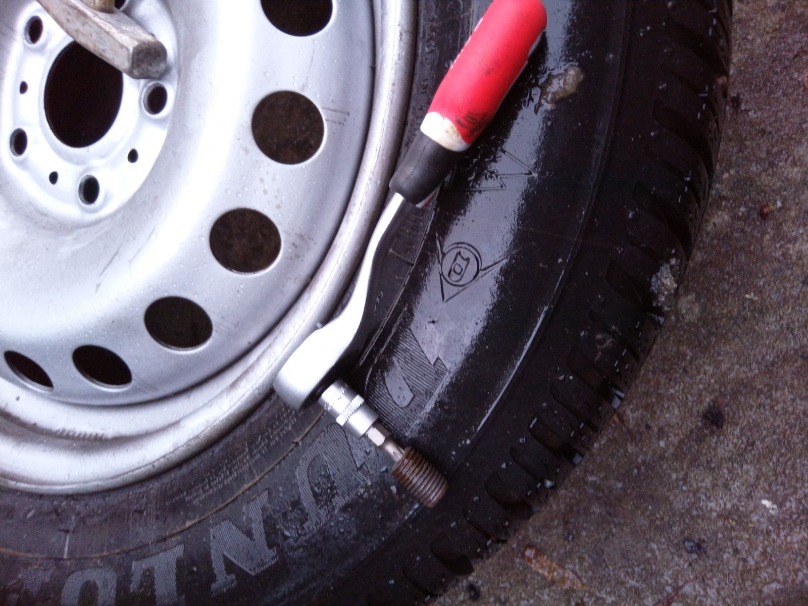 Как высверлить обломанный колесный болт — Renault Kangoo (3G), 1,5 л ...