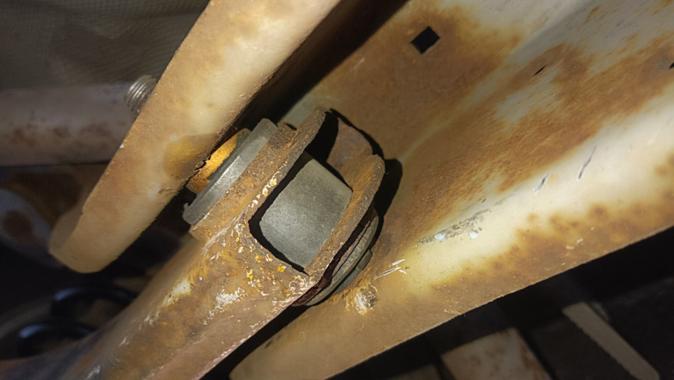 на месте — Ford S-Max (1G)