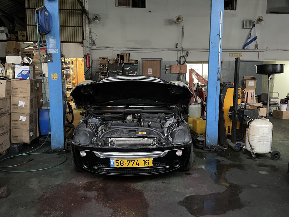 Замена сальника на полуоси в коробке передач CVT — MINI Cabrio (1G), 1 ...