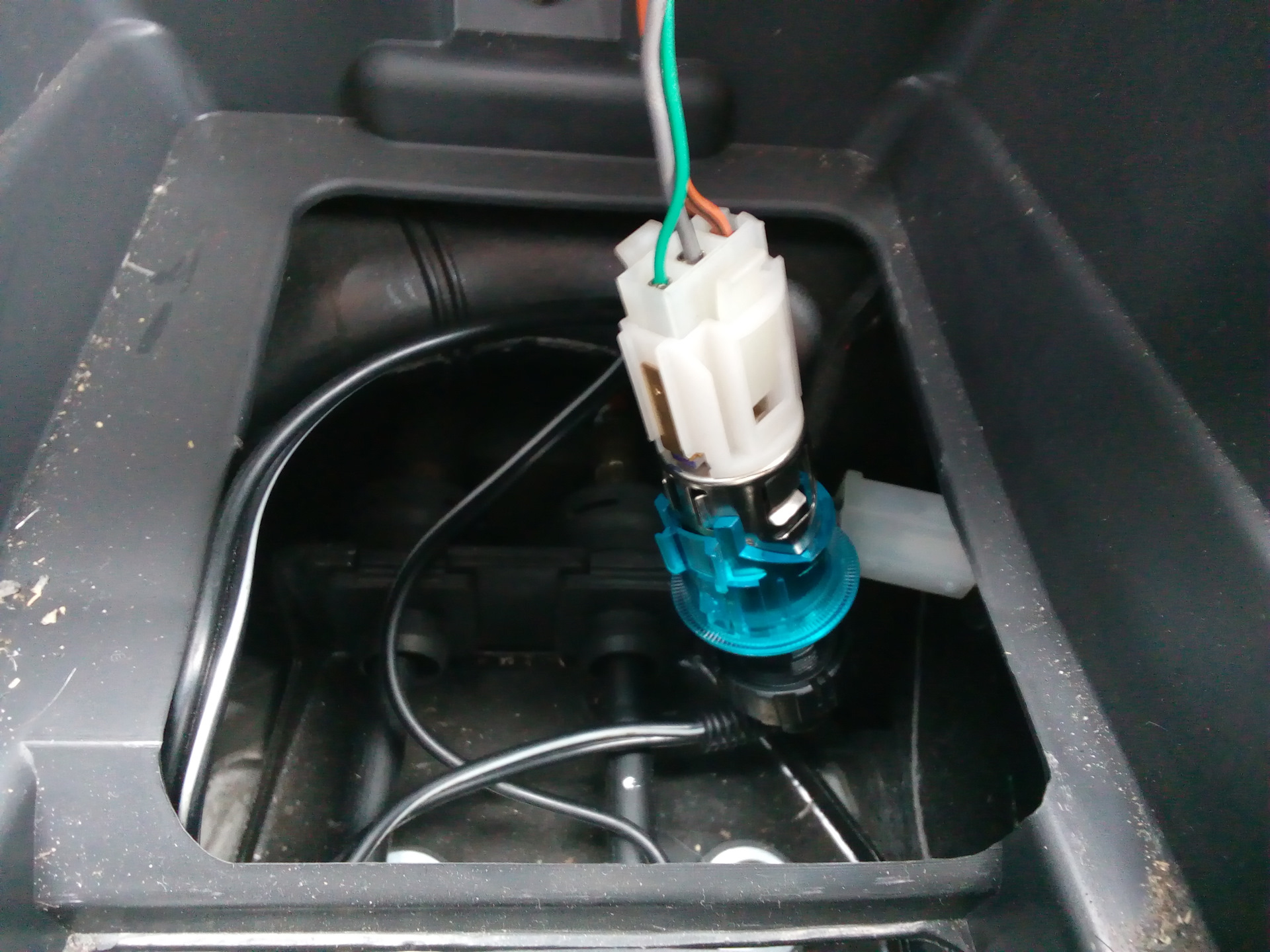 Как снять прикуриватель черри тигго 8 USB наше все. Часть 2. USB разъемы вместо штатного прикуривателя - Chery Tiggo, 