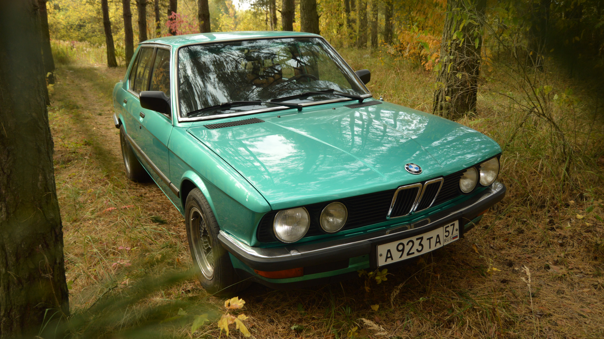 BMW 5 series (E28) 2.0 бензиновый 1982 | Богатая комплектация на DRIVE2