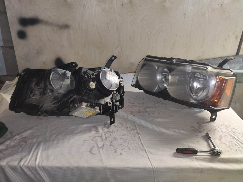 Галоген или ксенон . Сетка в бампер. — Honda Crossroad (2G), 2 л, 2007 ...