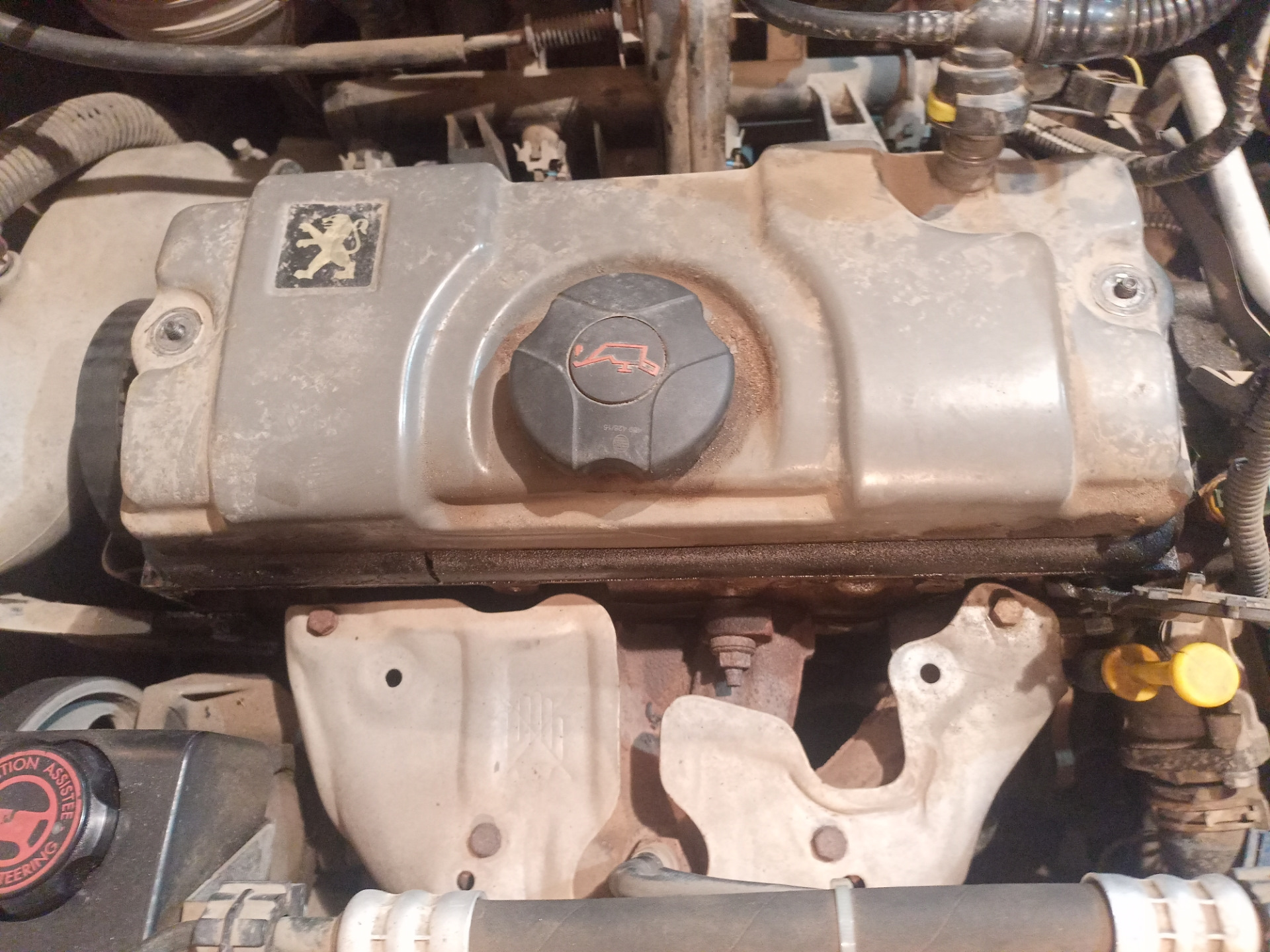 Peugeot 206 прокладка клапанной крышки. Пежо партнер клапанная крышка. Xwefu4111bd0002767 прокладка под клапанной крышкой. Клапанная крышка пежо 206. Прокладка клапанной крышки пежо 206 1.