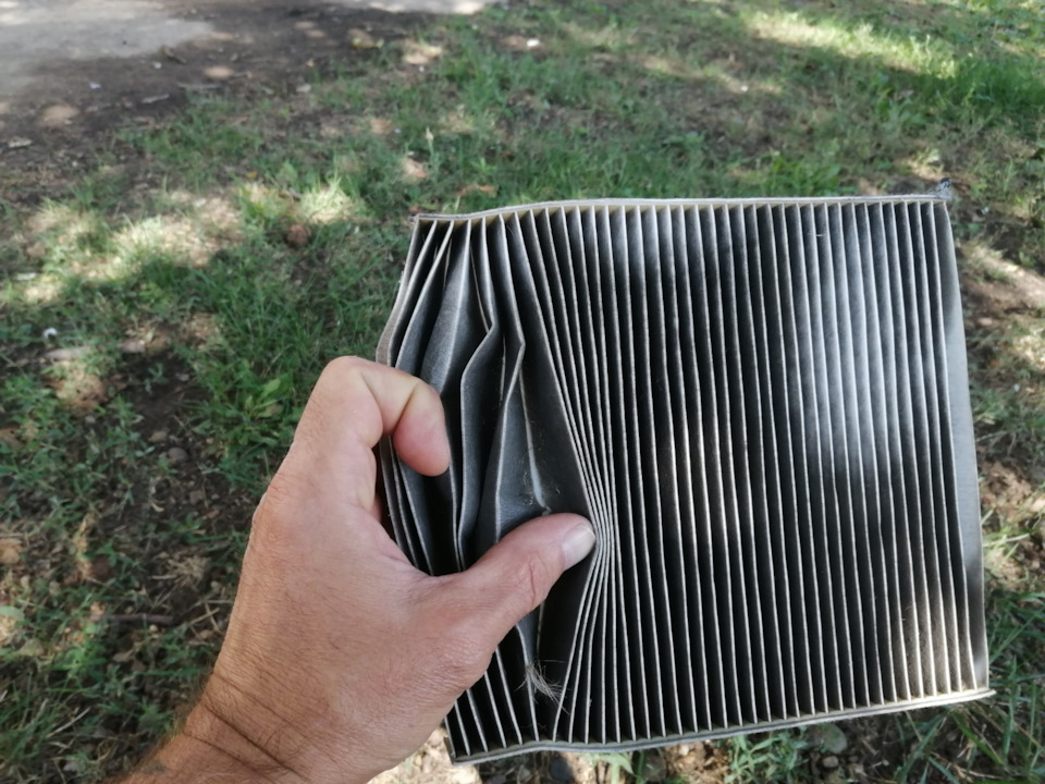 Замена салонного фильтра — Renault Duster (2G), 2 л, 2021 года | своими ...