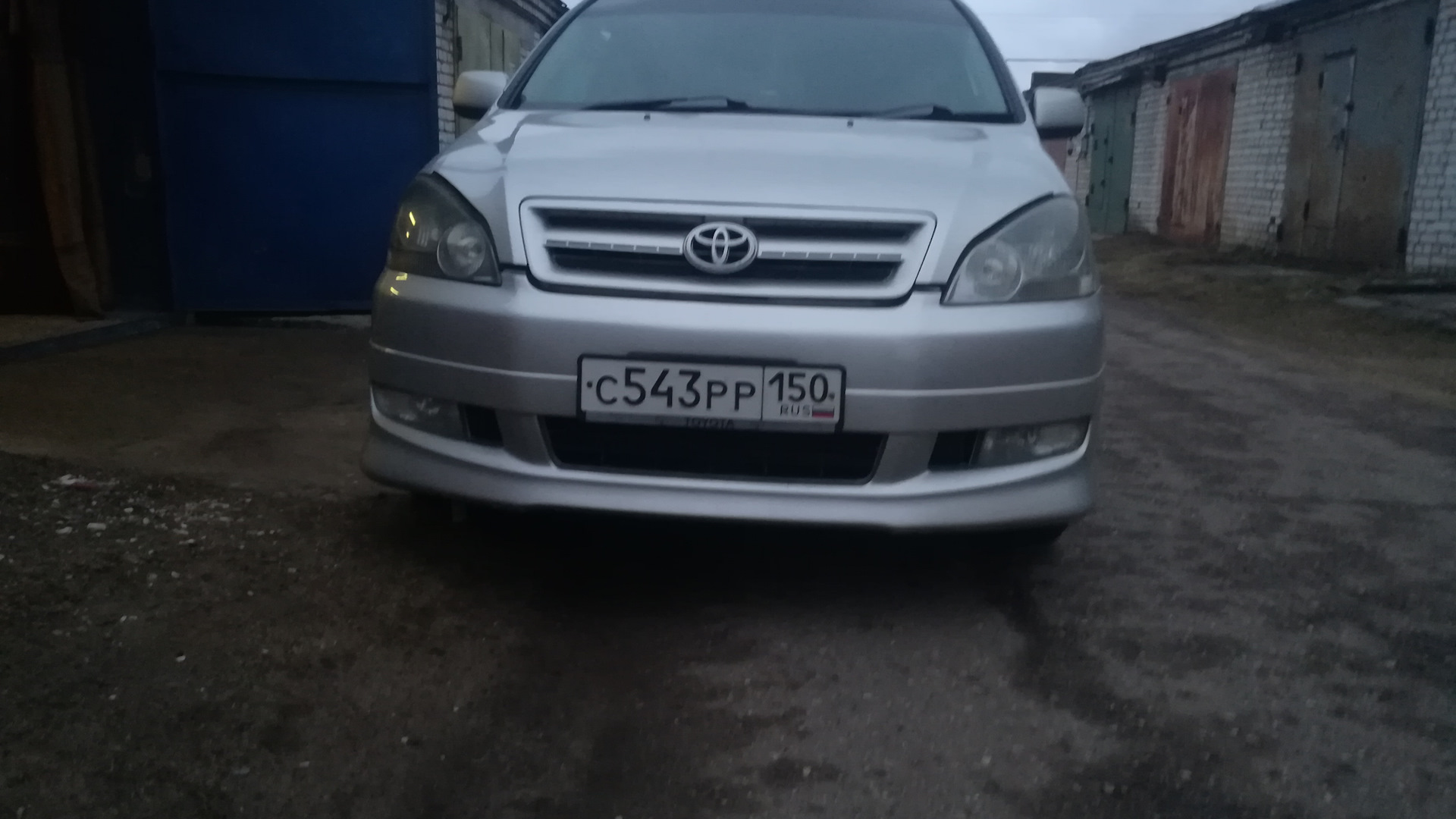 Toyota Ipsum (21) 2.4 бензиновый 2002 | Serebriti... на DRIVE2