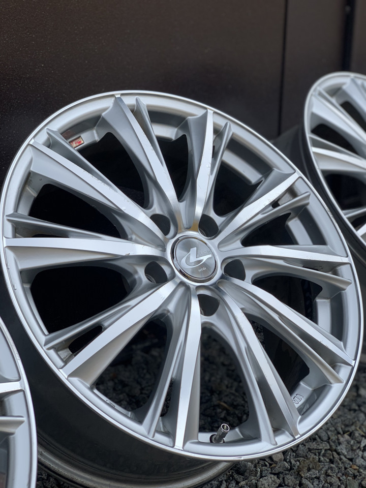 Литые диски Weds 7Jx17 ET42 5x114,3 на Toyota Camry (XV50), Toyota C-HR ...