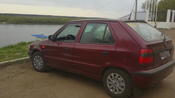 1998 ел. Skoda Felicia 1990 гнилая.