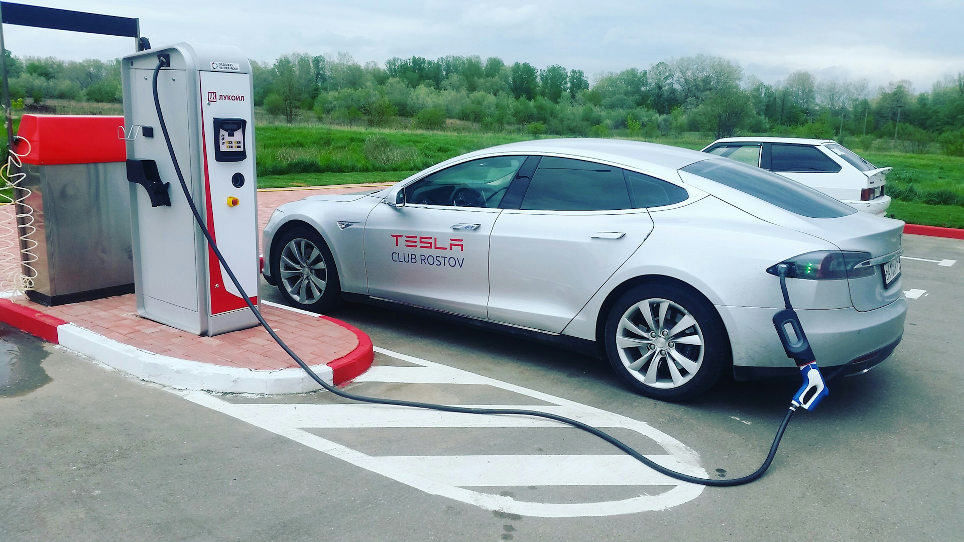 tesla model s заправки где в рф? tesla model s заправки где в рф?