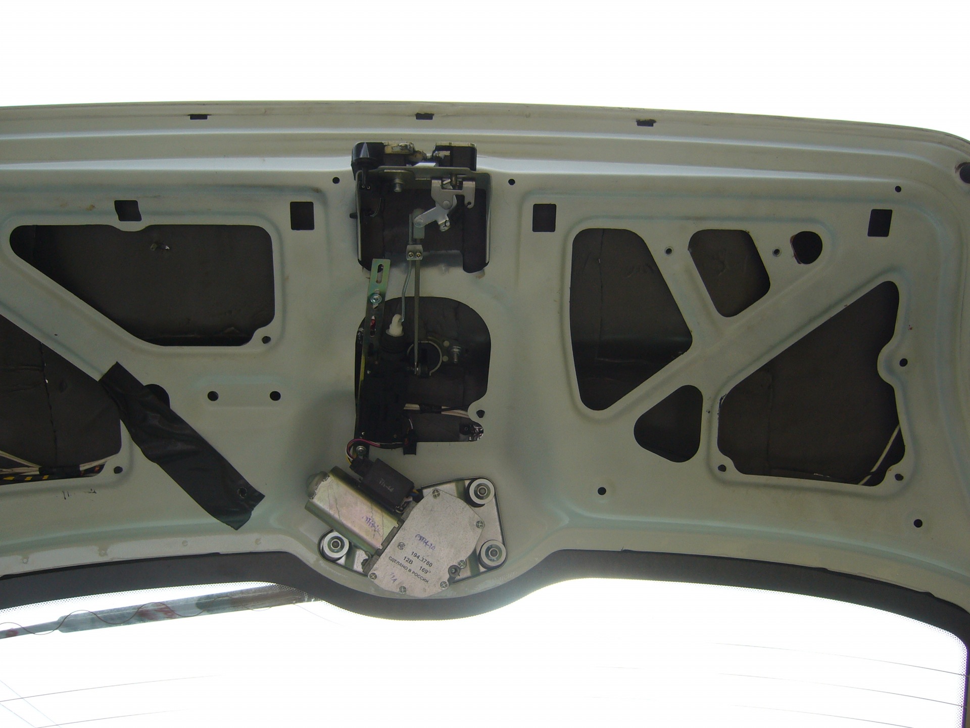 обшивка багажника калина 1 хэтчбек. дверь багажника лада калина хэтчбек 1. дверь багажника лада калина хэтчбек 1. дверь задка ваз 1119-6300020. дверь багажника калина универсал.