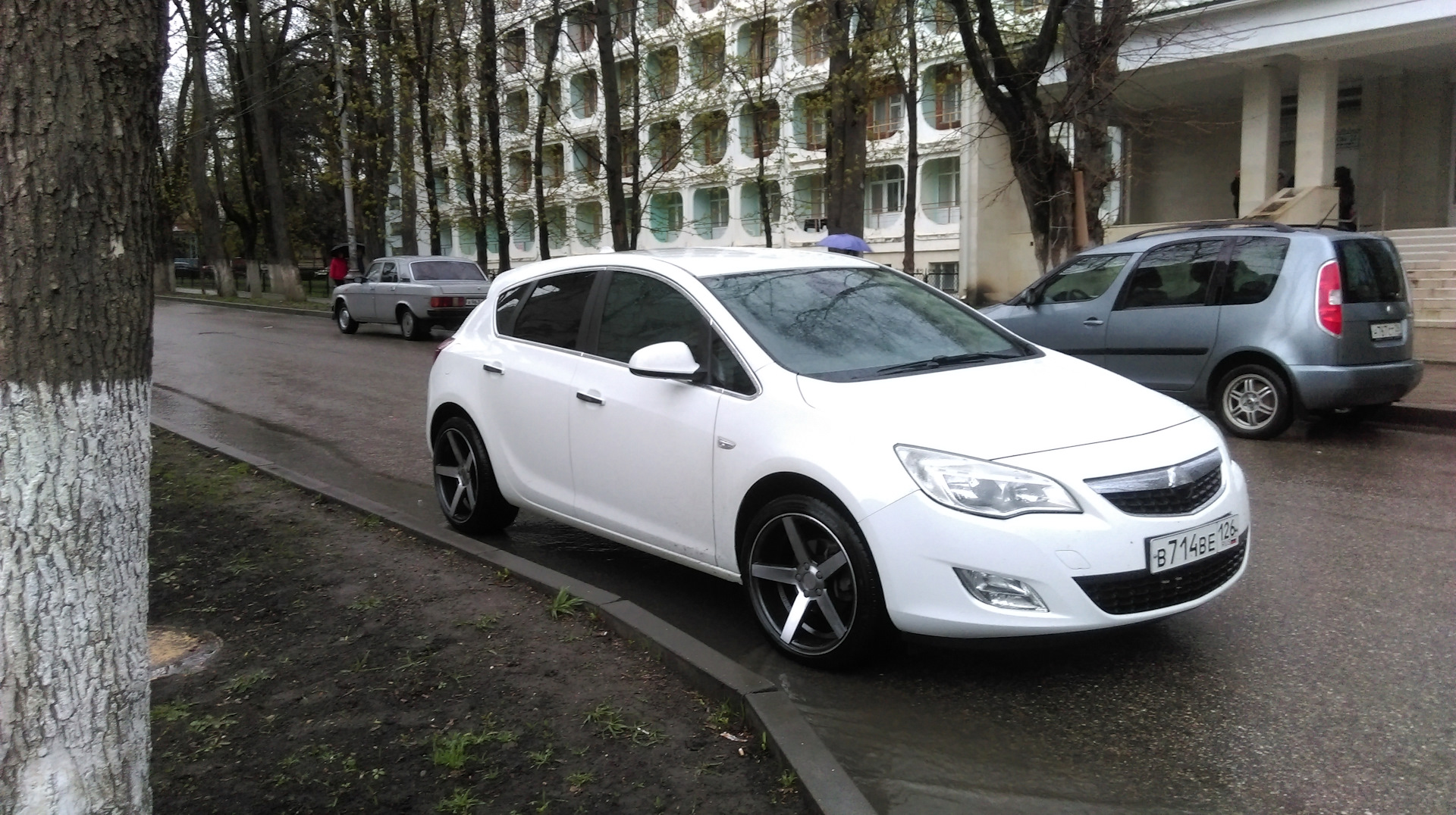 Opel Astra j диски r18