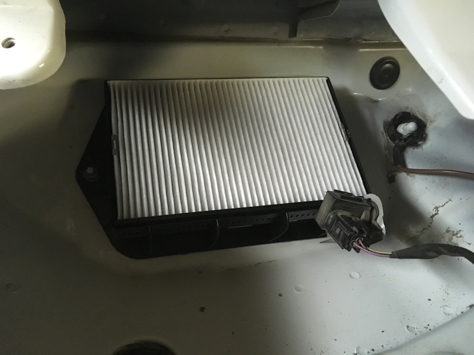 Замена салонного фильтра - Volkswagen Tiguan (1G), 1,4 л, 2013 года фотография D