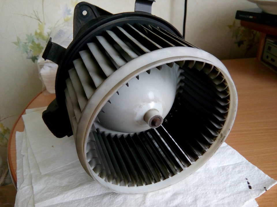 перестал дуть вентилятор печки — FIAT Stilo, 1,9 л, 2002 года | поломка ...