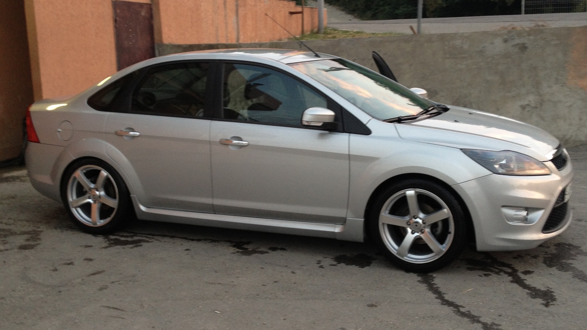 Ford Focus 2 седан диски r16
