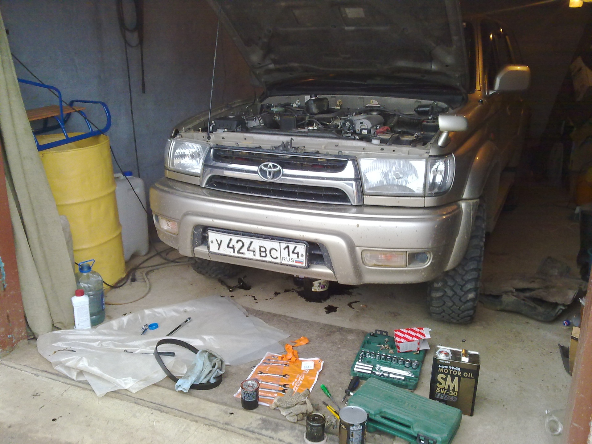 Oil change - Toyota Hilux Surf 27 L 2001