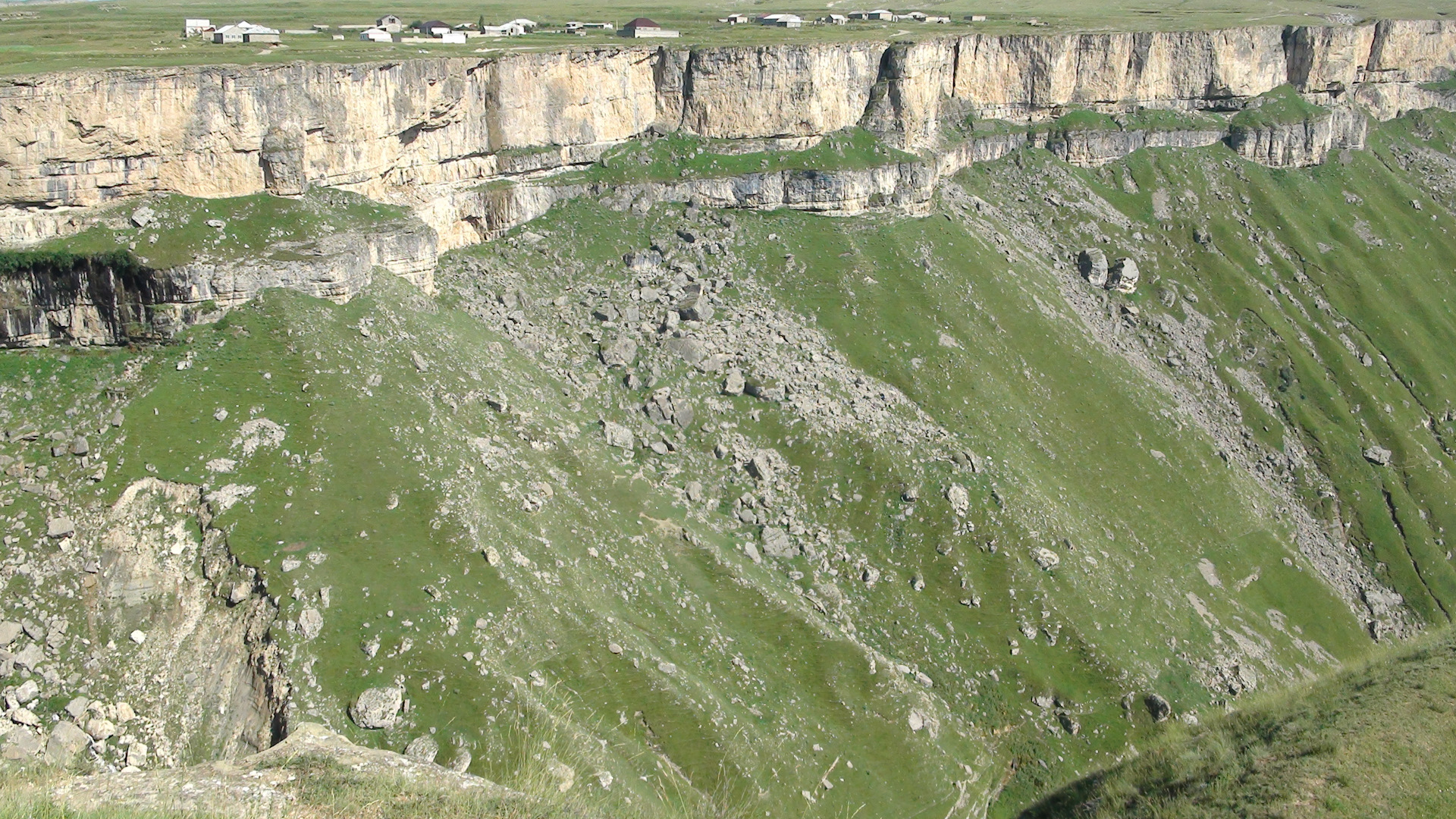Хунзах отдел. Гунибское плато гора Маяк. Гунибское плато Дагестан. Маяк Дагестан Гуниб. Плато Гуниб в Дагестане.