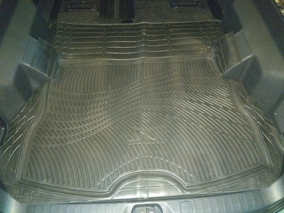 Ковёр в багажник — Mitsubishi Delica D:5, 2,4 л, 2010 года | расходники ...
