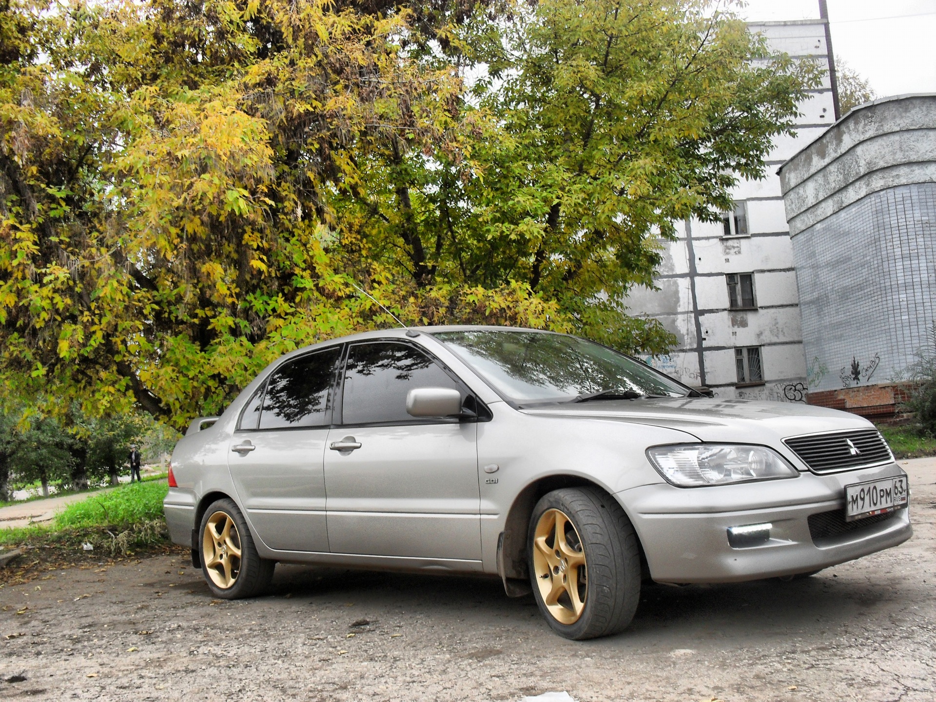 Н74 … . . осень . . . солнце уже спряталось за облаками ...