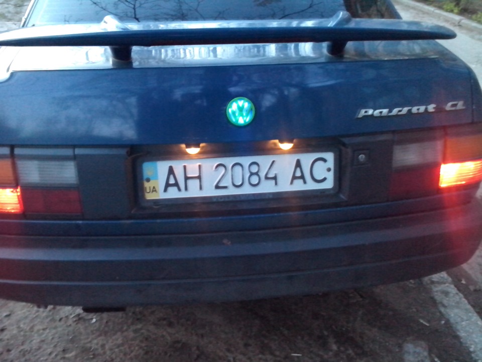 Больная голова рукам покоя не дает, или подсветка значка) — Volkswagen ...