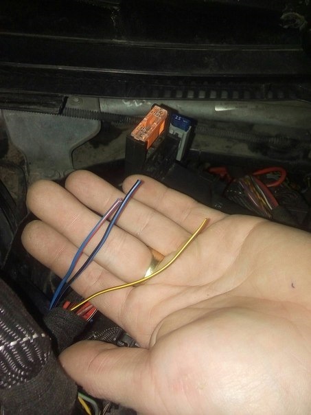 Реле 369 ауди а6 с5 за что отвечает. 505ab46s 960. Реле 369 ауди а6 с5 за что отвечает фото. Реле 369 ауди а6 с5 за что отвечает-505ab46s 960. картинка Реле 369 ауди а6 с5 за что отвечает. картинка 505ab46s 960. Решил написать полезную статейку и добавить сюда, т.к. это и мне будет полезна и может еще кому-то поможет. В ней рассказано, где находятся плавкие предохранители в Ауди А6 С5, как их менять и за какую из схем они отвечают. Если у вас что-то не работает в автомобиле, то первым делом смотрите состояние предохранителя и если он исправен, только потом начинайте искать причину в узле или проводке. Реле 369 ауди а6 с5 за что отвечает. 505ab46s 960. Реле 369 ауди а6 с5 за что отвечает фото. Реле 369 ауди а6 с5 за что отвечает-505ab46s 960. картинка Реле 369 ауди а6 с5 за что отвечает. картинка 505ab46s 960. Решил написать полезную статейку и добавить сюда, т.к. это и мне будет полезна и может еще кому-то поможет. В ней рассказано, где находятся плавкие предохранители в Ауди А6 С5, как их менять и за какую из схем они отвечают. Если у вас что-то не работает в автомобиле, то первым делом смотрите состояние предохранителя и если он исправен, только потом начинайте искать причину в узле или проводке.