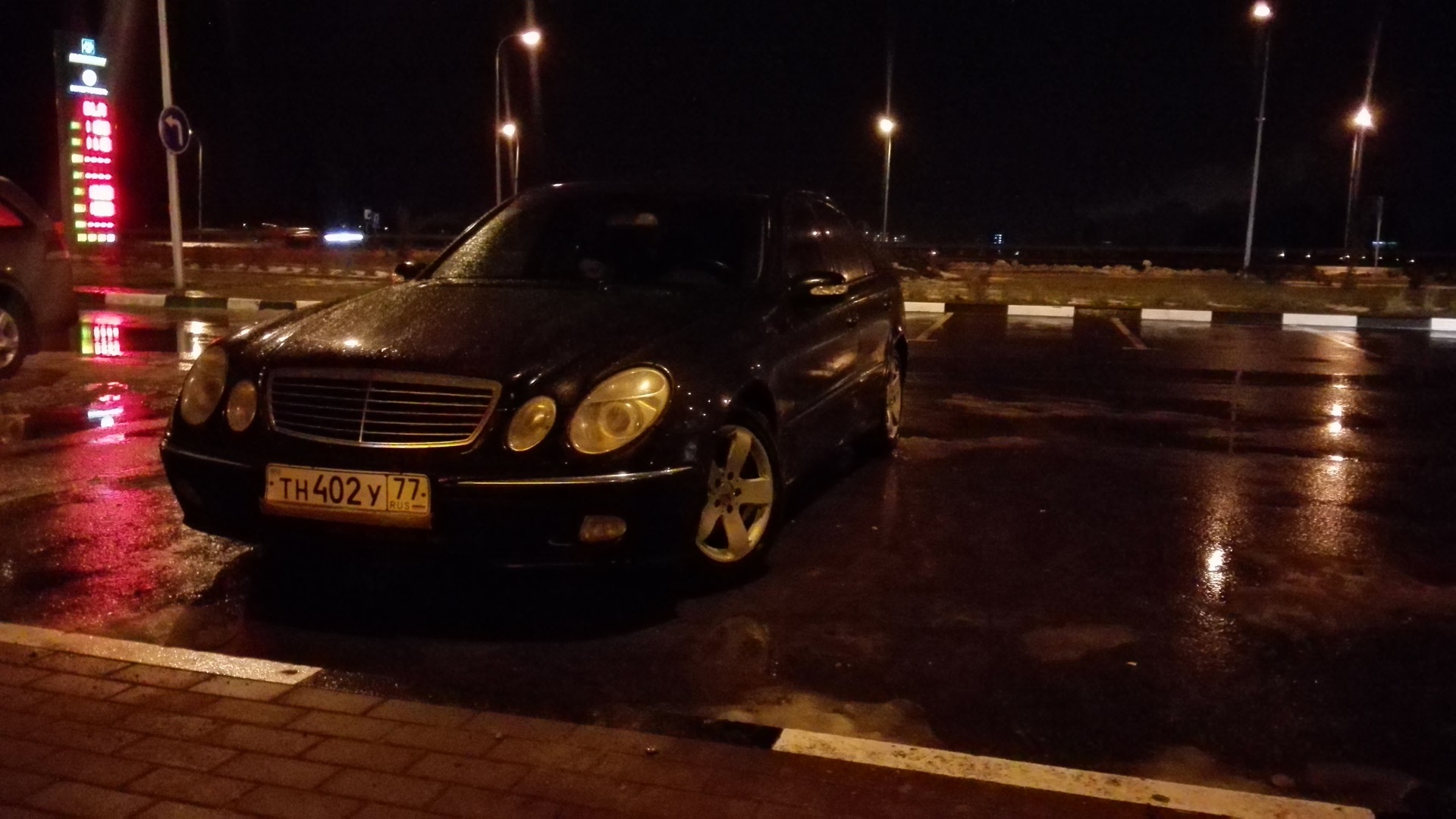 Mercedes-Benz E-class (W211) 2.6 бензиновый 2005 | Бурчалка на DRIVE2