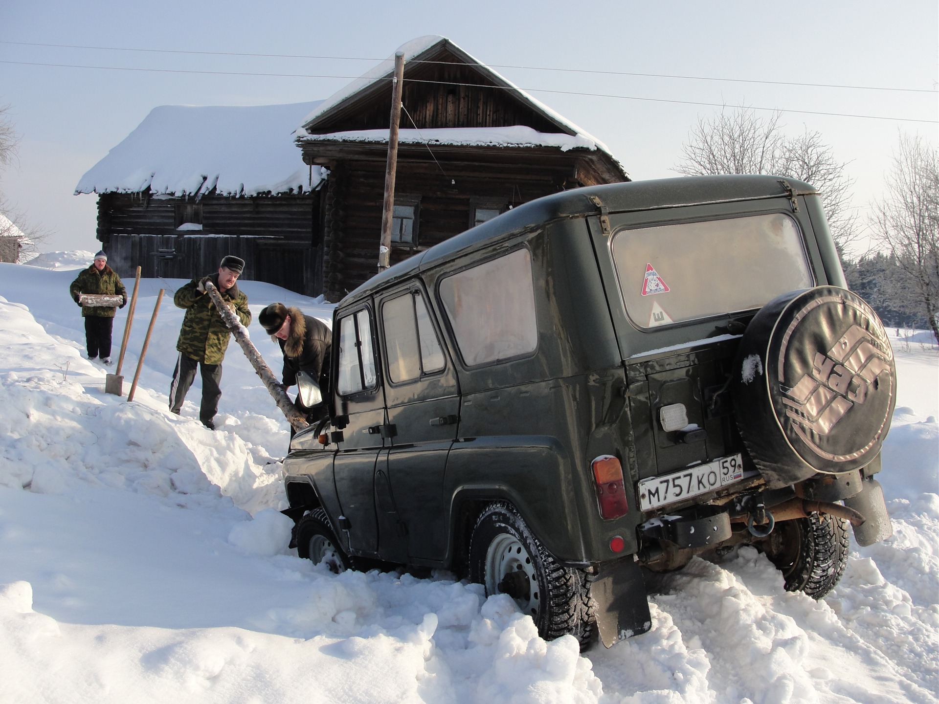 Песня села в уазик. УАЗ Буханка 3151. УАЗ 3151 зеленый. УАЗ 3151 зимой. УАЗ 3151 В снегу.