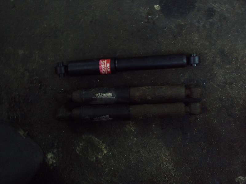 Наконец получилось заменить задние амортизаторы — Renault Clio I, 1,2 л ...