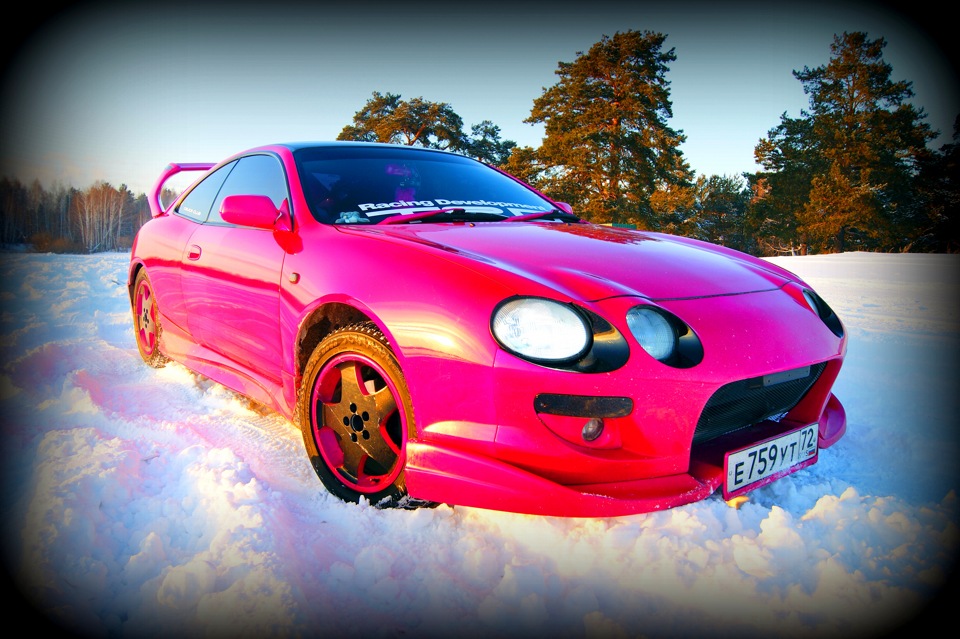 Toyota Celica розовая