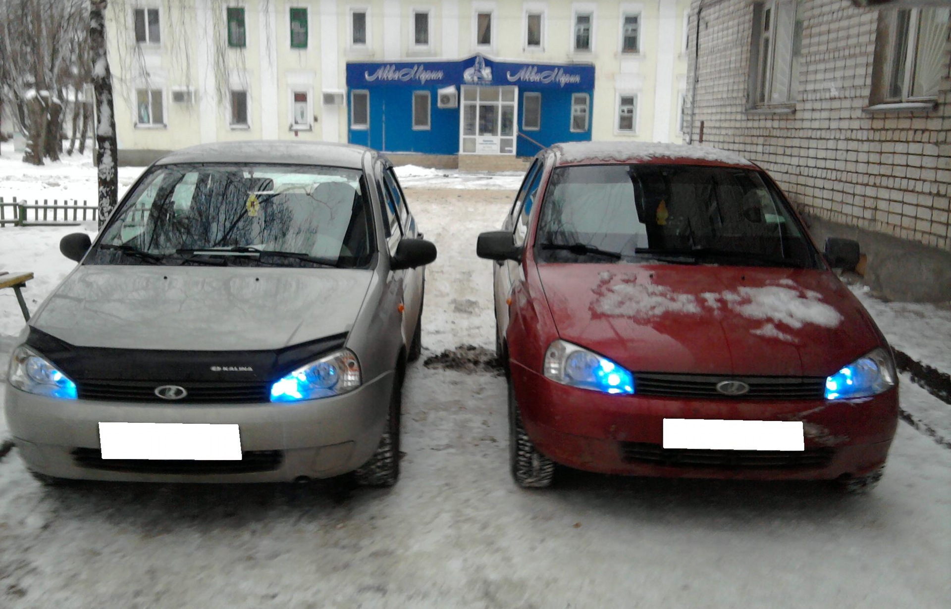 поставил с другом синие габариты) — Lada Калина универсал, 2010 года |  тюнинг | DRIVE2