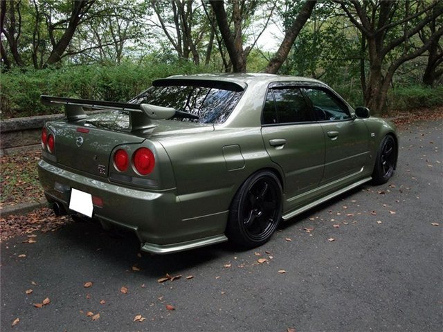 Nissan Skyline GTR r34 седан