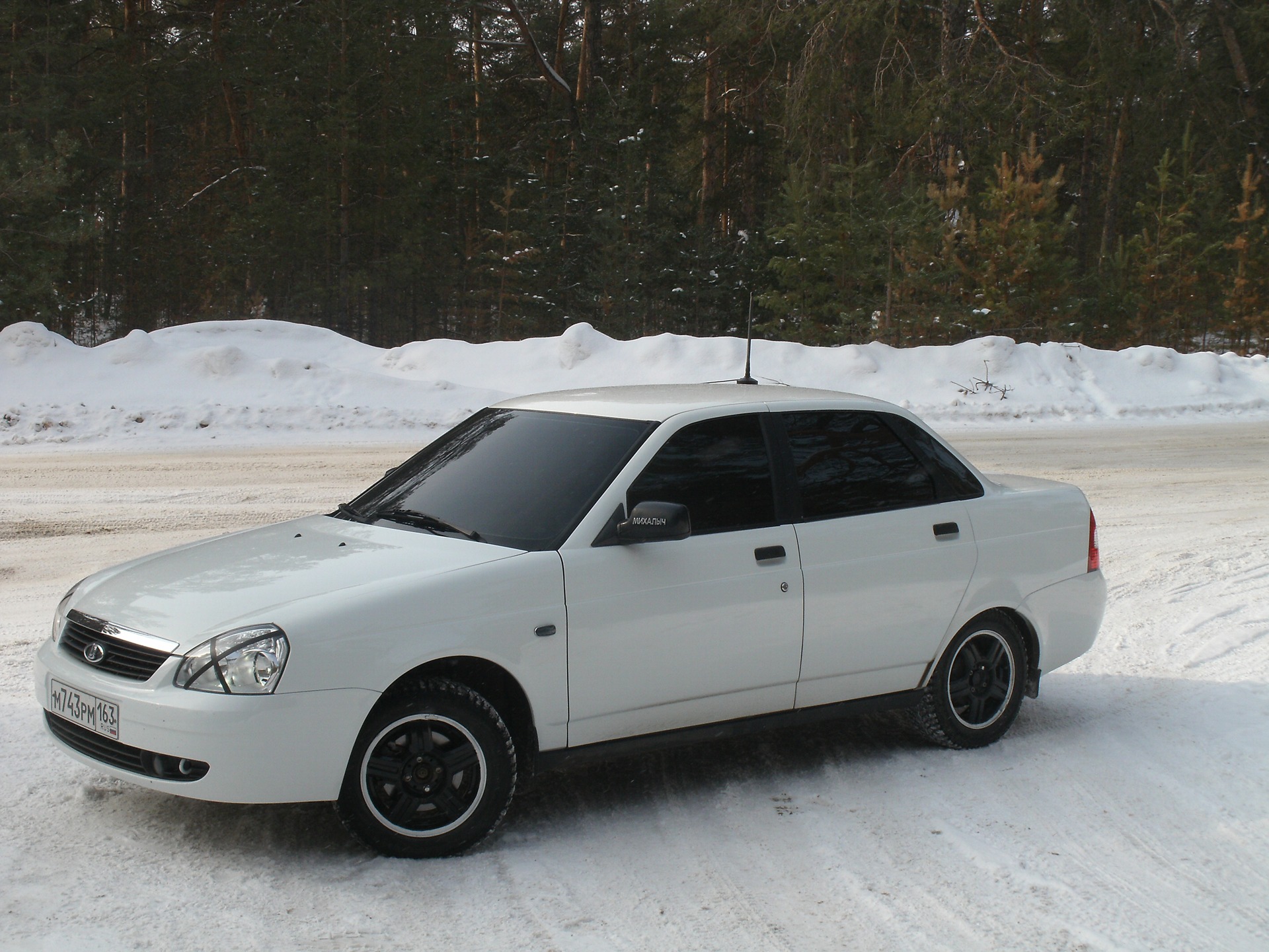 Lada Priora белая