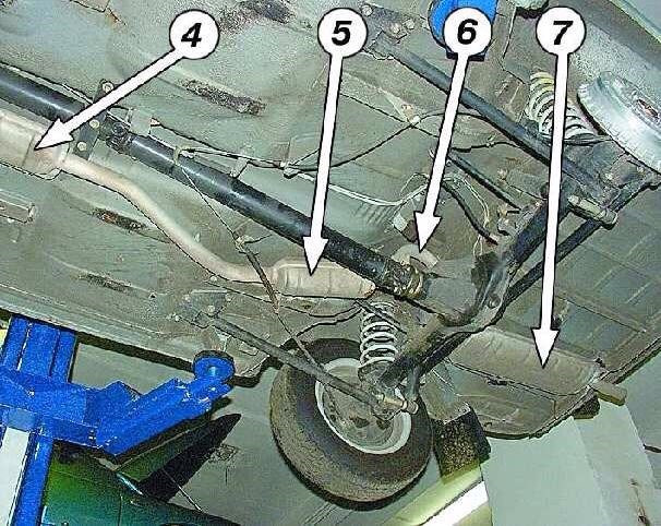 Ваз 2106 система. Крепление выхлопной трубы ВАЗ 2106. Как крепится выхлопная система на ВАЗ 2106. Крепление глушителя ВАЗ 2106. Выхлопная система ВАЗ 2106.
