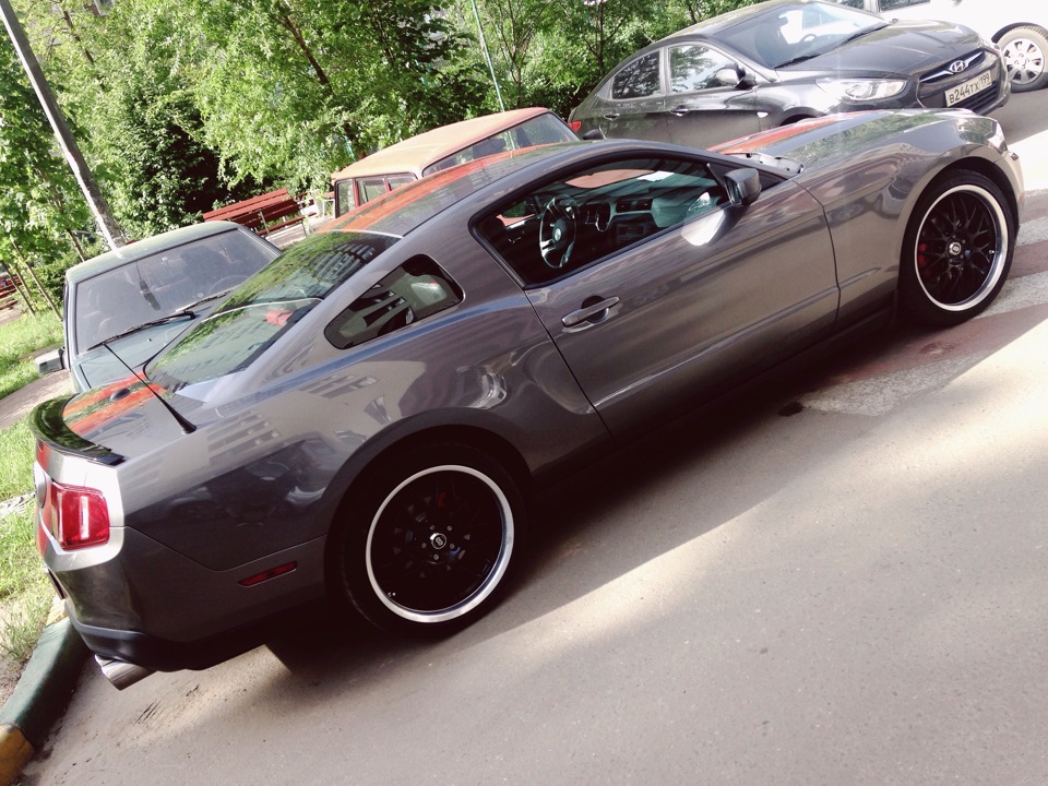 Новый спойлер — Ford Mustang (5G), 3,7 л, 2010 года | стайлинг | DRIVE2