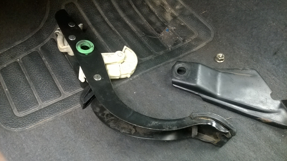 Порвался трос сцепления — Renault Clio I, 1,2 л., 1996 года | поломка ...