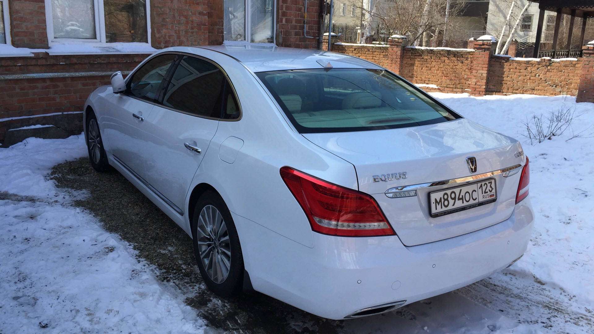 Hyundai Equus (2G) 3.8 бензиновый 2014 | Конь породистый белый на DRIVE2