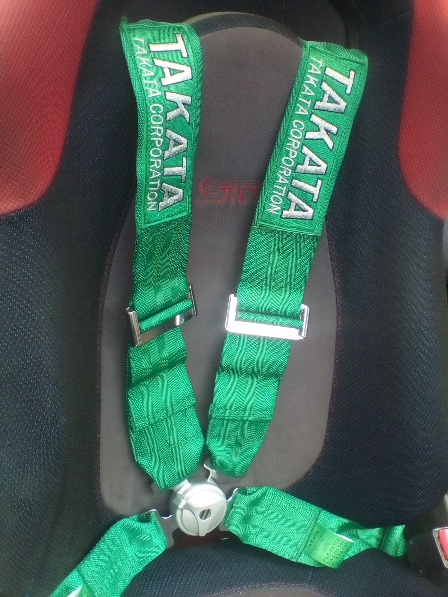 разъем srs takata. ремень bride takata. 4т ремни takata красные. четырехточечные ремни таката. тренд таката.
