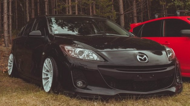 Mazda 3 BL stance