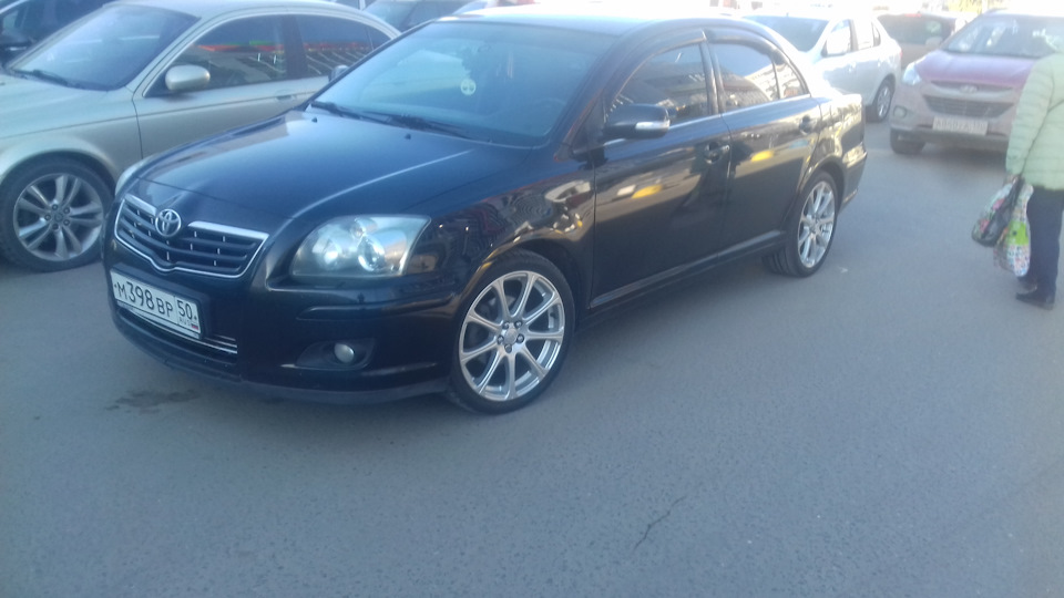 Toyota Avensis rays r17