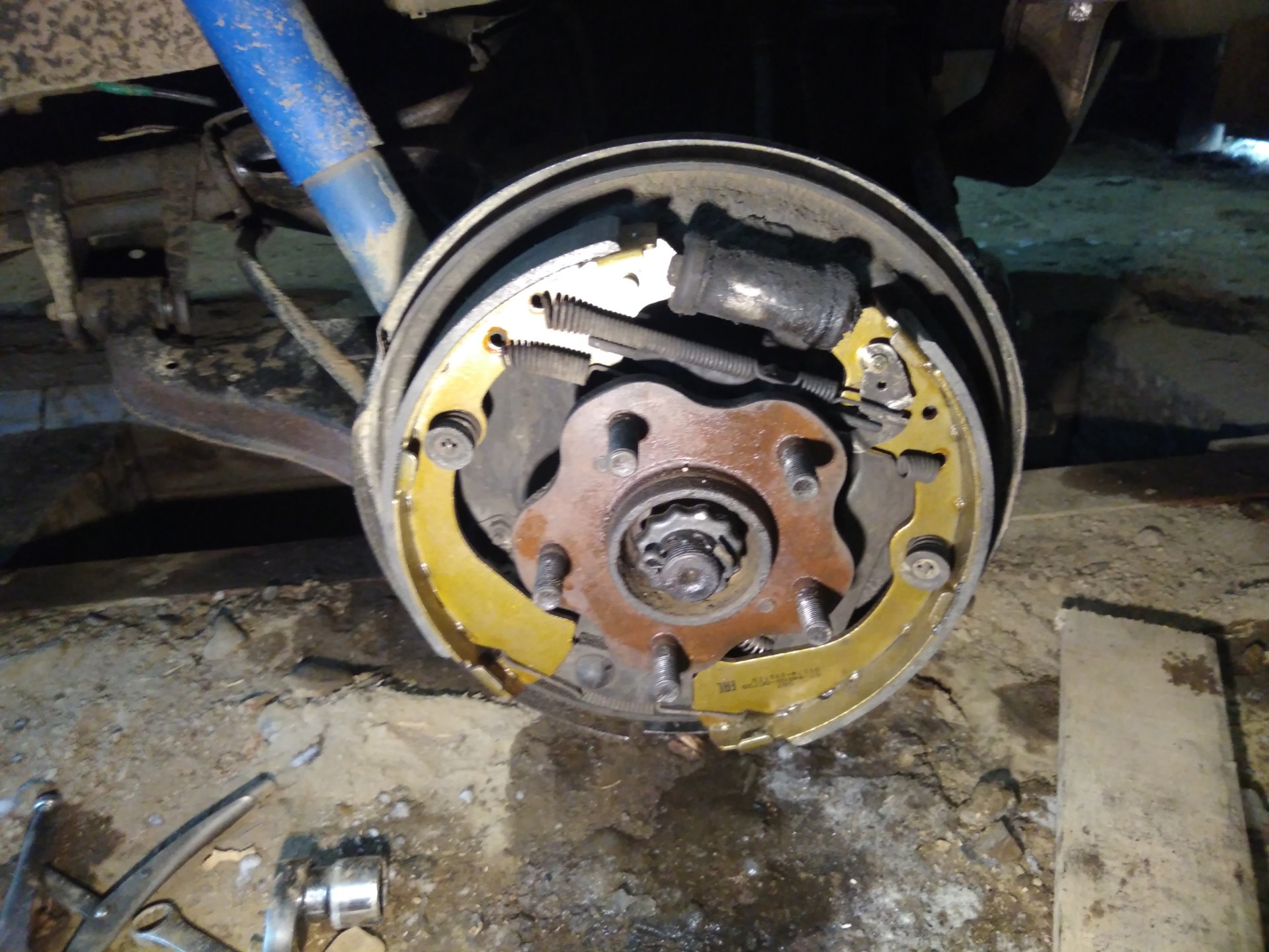 колодки задние Daihatsu Sirion (1G), 1,3 л, 2000 года плановое ТО DRIVE2