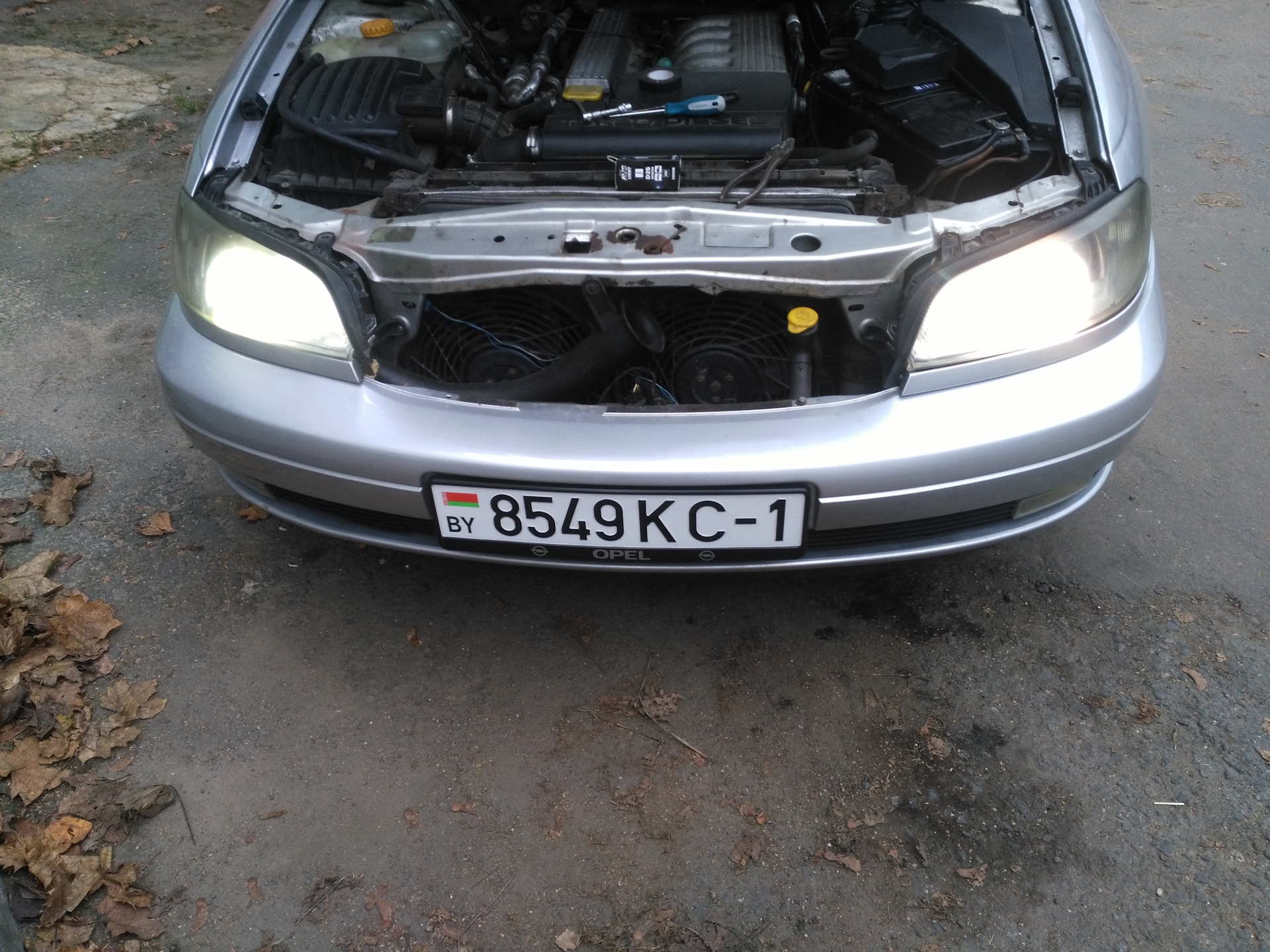 Замена ламп ксенона — Opel Omega B, 2,5 л, 2000 года | своими руками ...