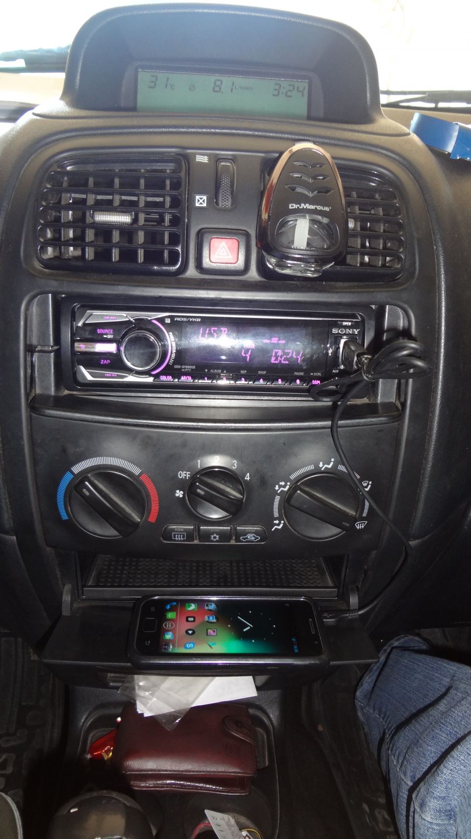 Магнитола митсубиси спейс стар 2003. Заводская магнитола на мицубиси спейс стар. Спейс стар 2001 магнитола. Магнитола митсубиши спейс стар. 2 дин магнитола mitsubishi space star.