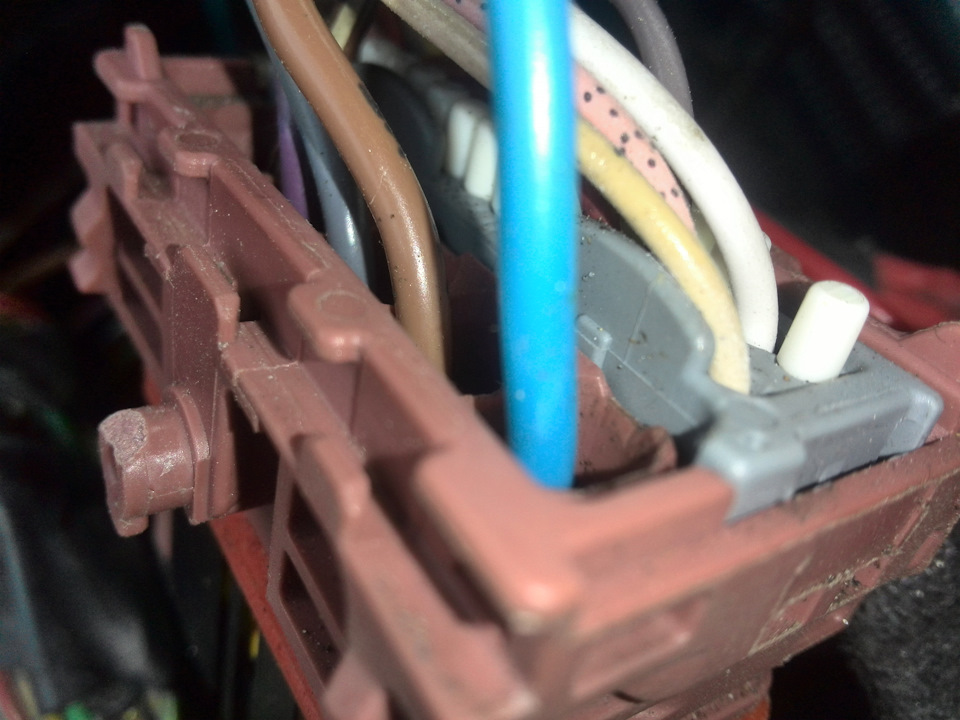 Фишка к разъёму 28VNR — Citroen C4 (1G)