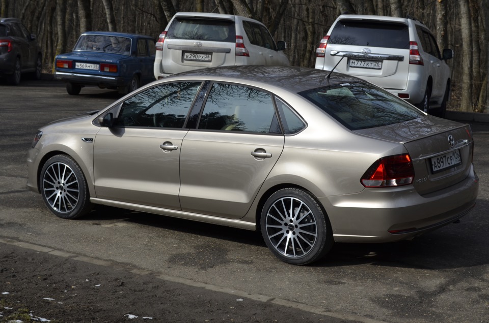 volkswagen polo sedan titanium