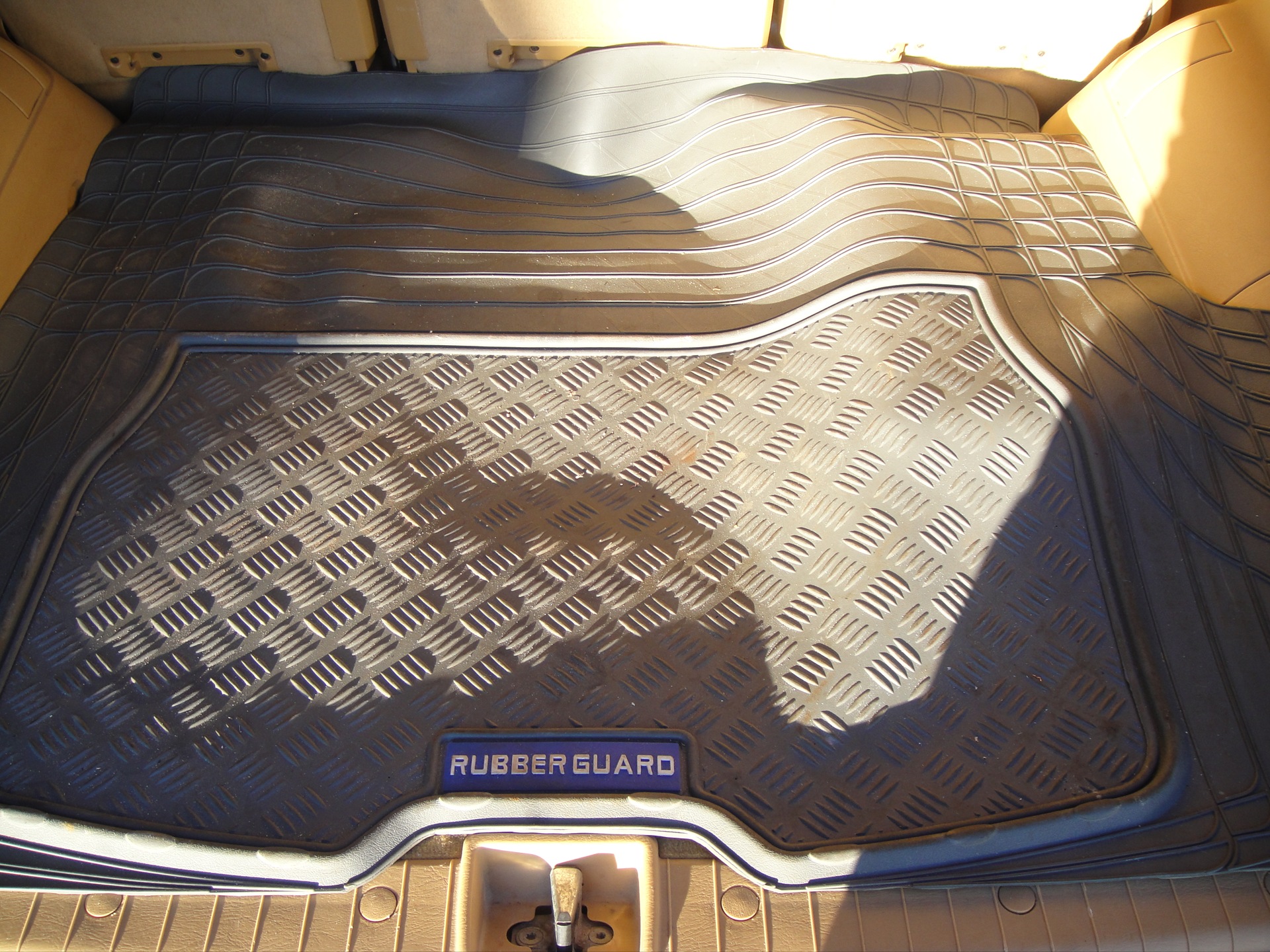 Короб для усилителя Mac Audio MAC ZX 4000. — Mercedes-Benz M-Class ...