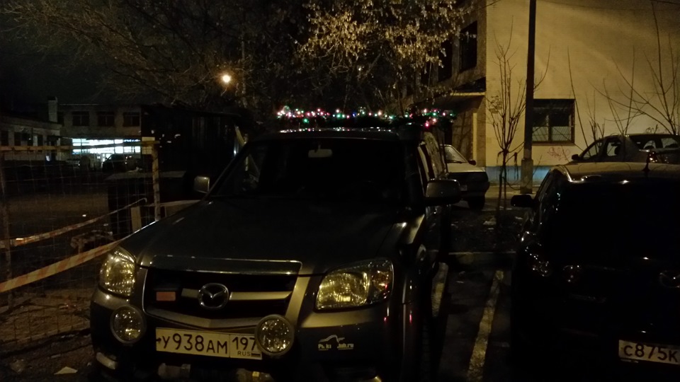 НОВЫЙ ГОД ! А машина ЕЛКА ! — Mazda BT-50, 2,5 л, 2010 года ...